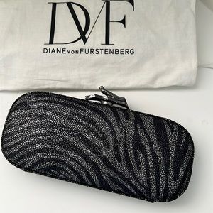 SALE 🎉DVF Lytton Minaudiere clutch